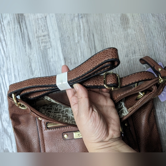 NWT Marc Fisher women's crossbody purse handbag, saddle brown gold tone - Picture 6 of 13